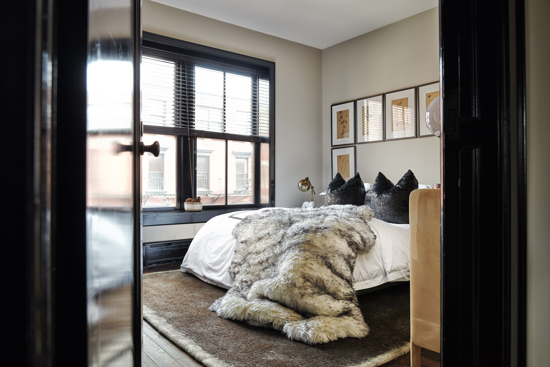 ATHOME-INTERIORS-FAUX-FUR-5-MCT